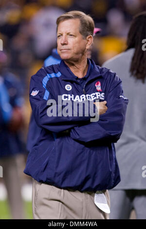 04 October 2009:  San Diego Chargers head coach Norv Turner prior to the NFL football game between the San Diego Chargers and Pittsburgh Steelers at Heinz Field in Pittsburgh, Pennsylvania.  The Steelers defeated the Chargers 38-28. (Credit Image: © Southcreek Global/ZUMApress.com) Stock Photo