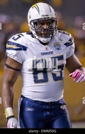 04 October 2009:  San Diego Chargers Antonio Gates (85) during the NFL football game between the San Diego Chargers and Pittsburgh Steelers at Heinz Field in Pittsburgh, Pennsylvania.  The Steelers defeated the Chargers 38-28. (Credit Image: © Southcreek Global/ZUMApress.com) Stock Photo