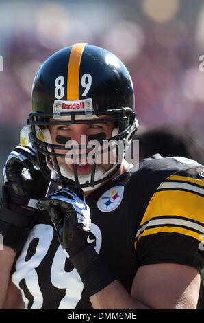 Pittsburgh Steelers tight end Matt Spaeth (89) warms up prior to a game  against the Minnesota Vikings at Heinz field in Pittsburgh PA. Pittsburgh  won the game 27-17. (Credit Image: © Mark