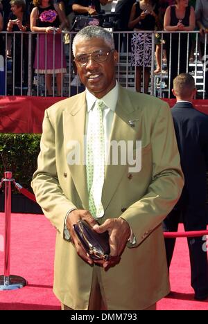 July 12, 2002 - Hollywood, CALIFORNIA, USA - JULIUS IRVING..10TH ANNUAL ESPY AWARDS.KODAK THEATER, HOLLYWOOD, CA.JULY 10, 2002. NINA PROMMER/   2002 K25515NP(Credit Image: © Globe Photos/ZUMAPRESS.com) Stock Photo