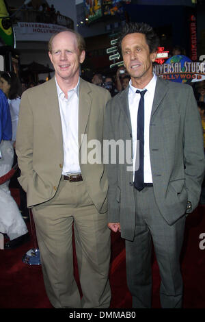 Sept. 12, 2002 - Hollywood, CALIFORNIA, USA - RON HOWARD, BRIAN GRAZER..APOLLO 13, THE IMAX EXPERIENCE, PREMIERE.UNIVERSAL STUDIOS, HOLLYWOOD, CA.SEPTEMBER 12, 2002. NINA PROMMER/   2002 K26023NP.(Credit Image: © Globe Photos/ZUMAPRESS.com) Stock Photo