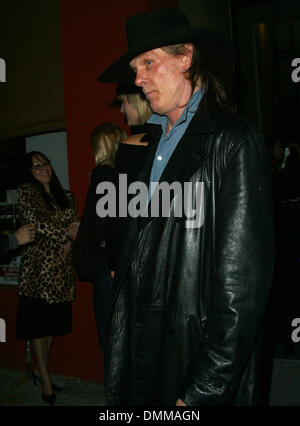 Oct. 24, 2002 - Los Angeles, CALIFORNIA, USA - NICK NOLTE..TRACTION 811 GALLERY.ART SHOW.LOS ANGELES, CA.OCTOBER 24, 2002. NINA PROMMER/   2002 K26854NP(Credit Image: © Globe Photos/ZUMAPRESS.com) Stock Photo