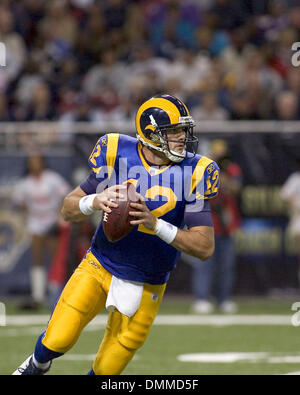 Oct 11, 2009 - St Louis, Missouri, USA - NFL Football - Rams quarterback KYLE BOLLER (12) in action in the game between the St Louis Rams and the Minnesota Vikings at the Edward Jones Dome.  The Vikings defeated the Rams 38 to 10.   (Credit Image: © Mike Granse/ZUMA Press) Stock Photo