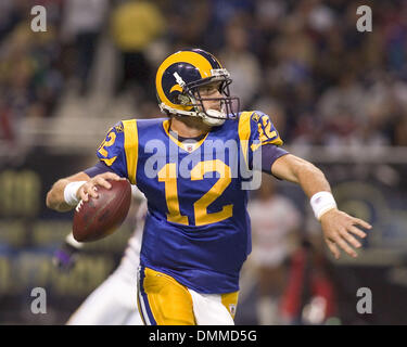 Oct 11, 2009 - St Louis, Missouri, USA - NFL Football - Rams quarterback KYLE BOLLER (12) in action in the game between the St Louis Rams and the Minnesota Vikings at the Edward Jones Dome.  The Vikings defeated the Rams 38 to 10.  (Credit Image: © Mike Granse/ZUMA Press) Stock Photo