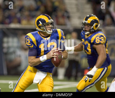 Oct 11, 2009 - St Louis, Missouri, USA - NFL Football - Rams quarterback KYLE BOLLER (12) in action in the game between the St Louis Rams and the Minnesota Vikings at the Edward Jones Dome.  The Vikings defeated the Rams 38 to 10.   (Credit Image: © Mike Granse/ZUMA Press) Stock Photo