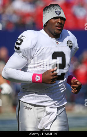 Oakland Raiders #23 Corner Back Jonathan Holland Fumbles. The New York  Giants defeated the Oakland Raiders 44-7 at Giants Stadium in Rutherford,  New Jersey. (Credit Image: © Anthony Gruppuso/Southcreek  Global/ZUMApress.com Stock Photo 