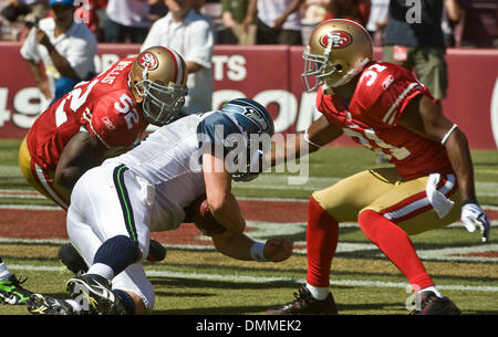 San Francisco 49ers quarterback Ken Dorsey, #7, prepares ...
