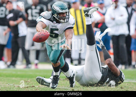 Philadelphia Eagles' Jon Dorenbos (46) works out on the field before an NFL  football game against the Atlanta Falcons Sunday, Oct. 17, 2010, in  Philadelphia. (AP Photo/Mel Evans Stock Photo - Alamy