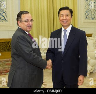 (131216) -- BEIJING, Dec. 16, 2013 (Xinhua) -- Chinese Vice President Li Yuanchao (R) meets with Egyptian Foreign Minister Nabil Fahmy in Beijing, capital of China, Dec. 16, 2013. (Xinhua/Huang Jingwen) (mp) Stock Photo