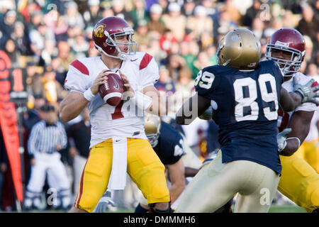 17 October 2009:  USC Trojans quarterback Matt Barkley (7) is back to pass during the NCAA college football game between the USC Trojans and the Notre Dame Fighting Irish at Notre Dame Stadium in Notre Dame, Indiana.  The Trojans beat the Fighting Irish 34-27..Mandatory Credit: Frank Jansky / Southcreek Global  (Credit Image: © Southcreek Global/ZUMApress.com) Stock Photo