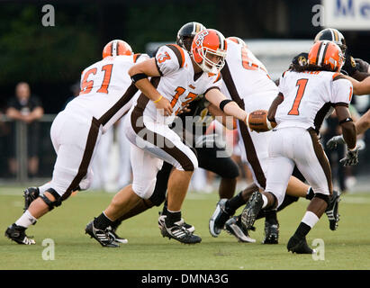 Sep 12, 2009 - Columbia, Missouri, USA - Bowling Green quarterback TYLER SHEEHAN #13 hands the ball off to Bowling Green running back Willie Geter #1 during the NCAA football game between the Missouri Tigers and Bowling Green Falcons on Sept. 12, 2009 in Columbia, Mo. (Credit Image: © Patrick T Fallon/ZUMA Press) Stock Photo