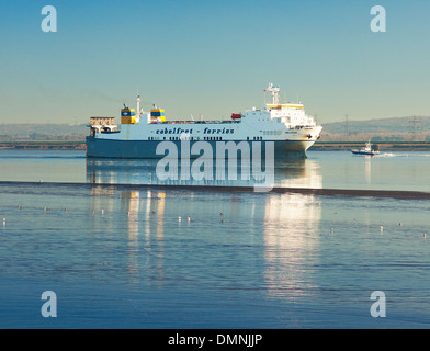 On the River Thames, the Melusine, a Ro-Ro cargo ferry from the ...