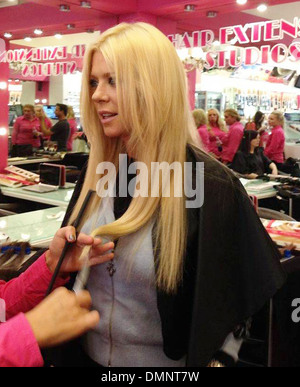 Hollywood Actress Tara Reid Stops By Hairspray Store On Wicklow