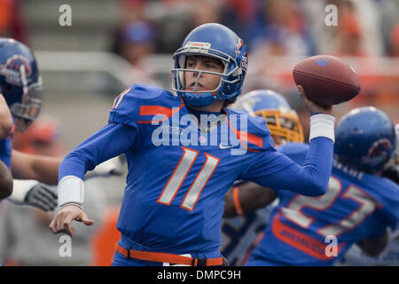 Oct. 31, 2009 - Boise, Idaho, U.S - 31 October 2009:  Boise State's Kellen Moore (11) drops back to pass  during first half action in the game between #6 ranked Boise State Broncos and the San Jose State Spartans being played at Bronco Stadium in Boise, ID.  Boise State defeated San Jose State 45-7. (Credit Image: © Stanley Brewster/Southcreek Global/ZUMApress.com) Stock Photo