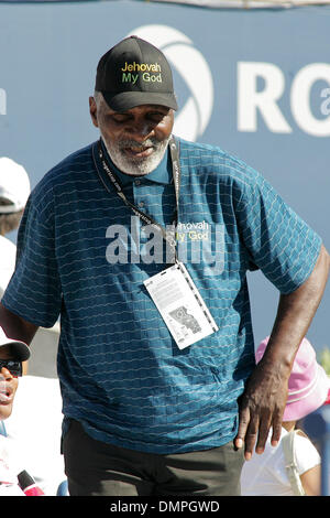 Aug. 21, 2009 - Toronto, Ontario, Canada - 21 August 2009: USA's Serena Williams father Richard watches as his daughter defeats Czech Lucie Safarova in two-sets during the quarter finals at the Women's Rogers Cup tennis played at the Rexall Centre, York University in Toronto, ON. (Credit Image: © Steve Dormer/Southcreek Global/ZUMApress.com) Stock Photo