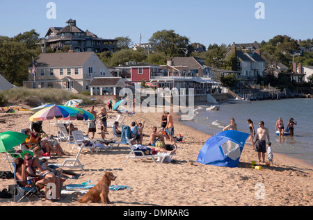 Visitors relaxing on the beach, Provincetown Bay beach, West end, Cape Cod, Massachusetts. Stock Photo