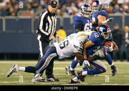 KRT SPORTS STORY SLUGGED: CHARGERS-COWBOYS KRT PHOTOGRAPH BY RON T.  ENNIS/FORT WORTH STAR-TELEGRAM (DALLAS OUT) (September 11) SAN DIEGO, CA --  Cornerback Aaron Glenn celebrates an end zone inteception to seal the