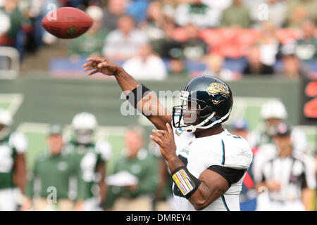 Giants Stadium. The Jaguars defeated the Jets 24-22 at Giants Stadium,  Rutherford, New Jersey. (Credit Image: © Anthony Gruppuso/Southcreek  Global/ZUMApress.com Stock Photo - Alamy