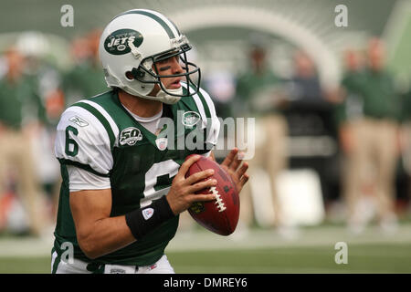 Mark Sanchez #6 quarterback of the New York Jets Stock Photo - Alamy