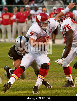 Kansas City Chiefs quarterback Matt Cassel (7) looks to pass during the  Cowboy's 26-20 victory over the Chiefs at Arrowhead Stadium. (Credit Image:  © Jacob Paulsen/Southcreek Global/ZUMApress.com Stock Photo - Alamy