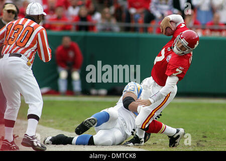 The San Diego Chargers' Luis Castillo (93) is shown during a game against  the Baltimore Ravens on Sunday, October 1, 2006, in Baltimore, Maryland.  (Photo by George Bridges/MCT/Sipa USA Stock Photo - Alamy