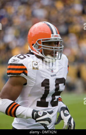 18 October 2009:  Cleveland Browns Josh Cribbs (16) during the NFL football game between the Cleveland Browns and Pittsburgh Steelers at Heinz Field in Pittsburgh, Pennsylvania.  The Steelers defeated the Browns 27-14.  Mandatory Credit - Frank Jansky / Southcreek Global Media. (Credit Image: © Frank Jansky/Southcreek Global/ZUMApress.com) Stock Photo