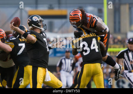 15 November 2009: Pittsburgh Steelers Hines Ward (86) prior to the NFL  football game between the Cincinnati Bengals and the Pittsburgh Steelers at  Heinz Field in Pittsburgh, Pennsylvania. .Mandatory Credit - Frank