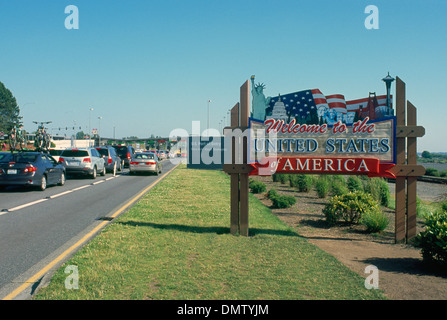 Welcome Sign to United States of America from British Columbia, Canada to Washington State, USA - Douglas Border Crossing to US Stock Photo