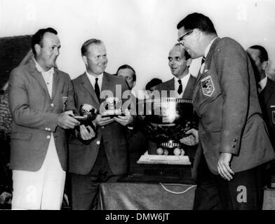 Oct. 29, 1963 - Paris, France - Canada Cup World professional golf championship was won by American pair ARNOLD PALMER and JACK NICKLAUS. PICTURED: (L-R) Arnold Palmer and Jack Nicklaus receiving their prizes from PRINCE MICHEL BOURBON of Parma and HOWARD L. CLARK of the International Golf Association.  (Credit Image: © KEYSTONE Pictures USA/ZUMAPRESS.com) Stock Photo