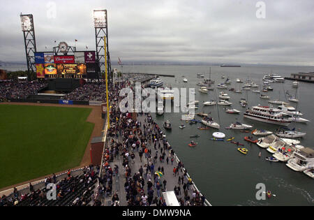 Oct 22, 2002 - San Francisco, CA, USA - Boaters were out in force in McCovey Cove prior to during  game 3 of the 2002 World Series on Tuesday October 22, 2002 at Pac Bell Park in San Francisco Calif.  (Credit Image: © Karl Mondon/Contra Costa Times/ZUMA Press) RESTRICTIONS: USA Tabloids RIGHTS OUT! Stock Photo