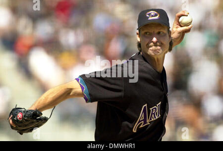 San Francisco Giants' Randy Johnson, left, and his wife Lisa are