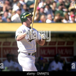 Do-over: The A's sign Jason Giambi to an extension in 2001 - The