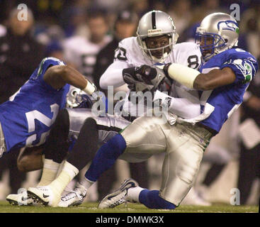 25 Nov 2001: Jerry Rice of the Oakland Raiders during the Raiders 28-10  victory over the New York Giants at Giants Stadium in East Rutherford, New  Jersey. (Icon Sportswire via AP Images