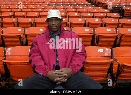 Philadelphia Eagles vs. New York Giants. Fans support on NFL Game.  Silhouette of supporters, big screen with two rivals in background Stock  Photo - Alamy