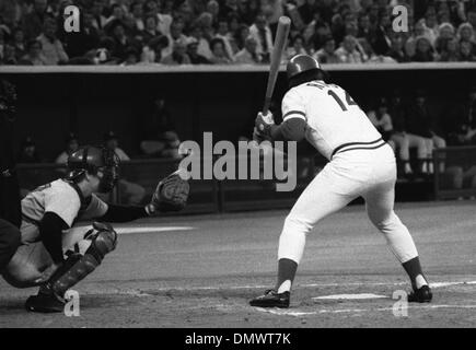 Oct 01, 1976 - Cincinnati, Ohio, USA - PETE ROSE (L) shown here