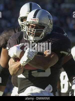 28 Dec 2002: Charlie Garner of the Oakland Raiders during the