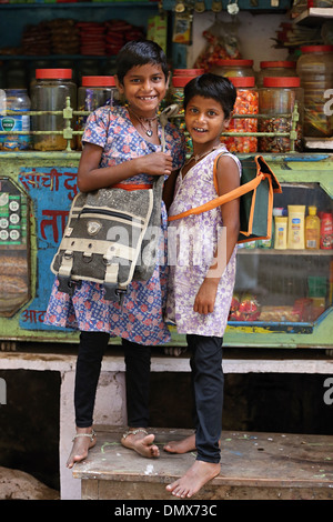 File:Indian girl, Raisen district, Madhya Pradesh, India 
