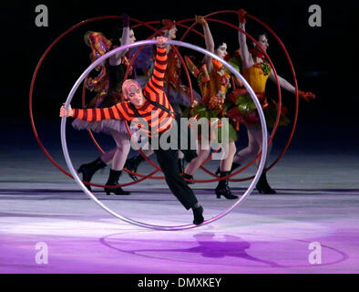 Feb 26, 2006; Turin, Piedmont, ITALY; TORINO 2006 WINTER OLYMPICS: An artist performs during the closing ceremonies Sunday Feb. 26, 2006 of the XX Olympic Winter Games in Turin, Italy. Mandatory Credit: Photo by W Luther/San Antonio Express-News/ZUMA Press. (©) Copyright 2006 by San Antonio Express-News Stock Photo