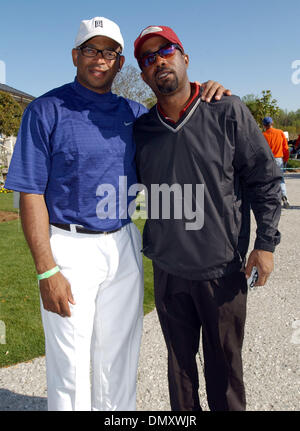 Apr 10, 2006; Myrtle Beach, SC, USA; (R-L) Musician DARIUS RUCKER of the band Hootie and the Blowfish and ESPN Broadcaster STUART SCOTT at the 2006 Hootie and the Blowfish Celebrity Pro-Am Golf Tournament Monday After The Masters Charity Tournament. The tournament raises money for the The Hootie and the Blowfish Foundation that was established in 2000 to create an endowment that be Stock Photo