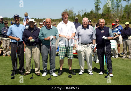 Apr 10, 2006; Myrtle Beach, SC, USA; Golf Legend ARNOLD PALMER and Hootie and the Blowfish Guitarist MARK BRYAN pose for a team photo at the 2006 Hootie and the Blowfish Celebrity Pro-Am Golf Tournament Monday After The Masters Charity Tournament. The tournament raises money for the The Hootie and the Blowfish Foundation that was established in 2000 to create an endowment that bene Stock Photo