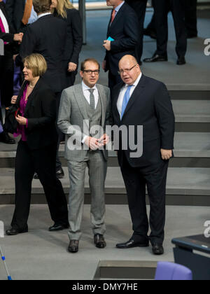 Berlin, Germany. December 17th, 2013. Images of The parliament Session for election of the New German Chancellor at the Bundestag in Berlin. / Picture: Alexander Dobrindt (CSU), Minister of Trafic and Digital Infrastructure, and Chancellery chief Peter Altmaier (CDU) Credit:  Reynaldo Chaib Paganelli/Alamy Live News Stock Photo