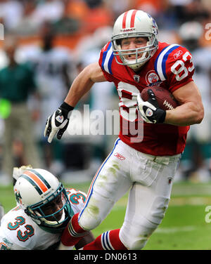 Dec. 06, 2009 - Miami Gardens, Florida, USA - Dolphins-pats-JR120609. Wes Welker of the Patriots picks up some tough yards against the Dolphins as Nathan Jones makes the tackle.12/6/09. Sun Sentinel, Jim Rassol  (Credit Image: © Sun-Sentinel/ZUMApress.com) Stock Photo