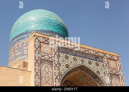 Double dome Mausoleum to Ulug Uljaoim, Shah-i-Zinda, also known as Shah I Zinda and Shah-i Zinda, Samarkand, Uzbekistan Stock Photo