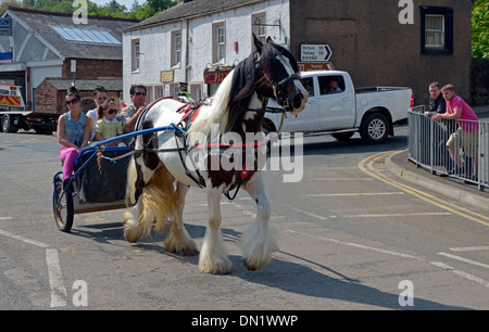 Gypsy traveller family. Appleby Horse Fair, June 2013. Appleby-in-Westmorland, Cumbria, England, United Kingdom, Europe. Stock Photo