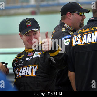 Nov 17, 2006; Miami, FL, USA; NASCAR TRUCK SERIES: JOE NEMECHEK gives the thumbs up sign following his qualifying heat Friday at the Homestead-Miami Speedway. Mandatory Credit: Photo by Damon Higgins/Palm Beach Post/ZUMA Press. (©) Copyright 2006 by Palm Beach Post Stock Photo