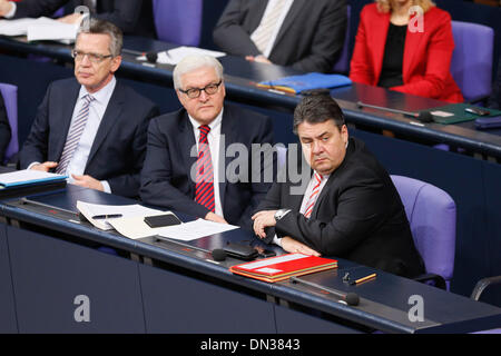 Berlin, Germany. 18th Dec, 2013. Session of the German Parliament - Chancellor Merkel gives a .Governmental declaration to the next European council. / Picture: (l to r) Thomas de Maiziere (CDU), Minister of Interior, Frank-Walter Steinmeier (SPD), Minister of Foreign Office, and Sigmar Gabriel (SPD), Minister of Economy and Energy, in Berlin, on December 18, 2013.Photo: Reynaldo Paganelli/NurPhoto Credit:  Reynaldo Paganelli/NurPhoto/ZUMAPRESS.com/Alamy Live News Stock Photo