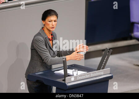 Berlin, Germany. 18th Dec, 2013. Session of the German Parliament - Chancellor Merkel gives a .Governmental declaration to the next European council. / Picture: Sahra Wagenknecht, Die Linke, in Berlin, on December 18, 2013.Photo: Reynaldo Paganelli/NurPhoto Credit:  Reynaldo Paganelli/NurPhoto/ZUMAPRESS.com/Alamy Live News Stock Photo