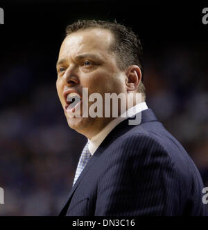 UK head coach Billy Gillispie yelled instructions to his team in the second half of the University of Kentucky vs. Tennessee basketball game on Saturday, Feb. 21, 2009 in Rupp Arena in Lexington.   UK won 77-58.  Photo by David Perry  (Credit Image: © Lexington Herald-Leader/ZUMA Press) Stock Photo