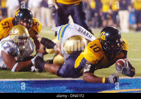 Nov 04, 2006; Berkeley, CA, USA; California Marshawn Lynch dives into the endzone for a rushing touchdown against UCLA in the fourth quarter at Memorial Stadium in Berkeley on Saturday November 4, 2006. Mandatory Credit: Photo by Sean Connelley/Oakland Tribune/ZUMA Press. (©) Copyright 2006 by Oakland Tribune Stock Photo