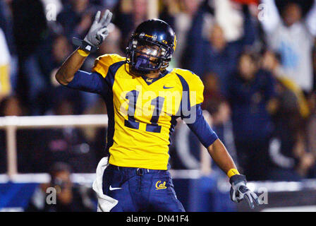 Nov 04, 2006; Berkeley, CA, USA; California Golden Bears Marshawn Lynch,  #10, celebrates with teammate Noris Malele, #55, after scoring a touchdown  against the UCLA Bruins in the 2nd quarter of their